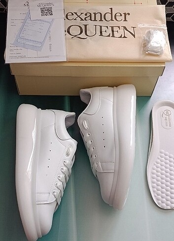 ALEXANDER MCQUEEN ??????

ERKEK BEYAZ

40-41-42-43-44 NUMARA STO - Görsel 2