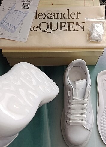 ALEXANDER MCQUEEN ??????

ERKEK BEYAZ

40-41-42-43-44 NUMARA STO - Görsel 6