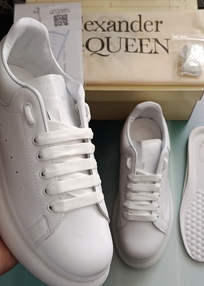 ALEXANDER MCQUEEN ??????

ERKEK BEYAZ

40-41-42-43-44 NUMARA STO - Görsel 5