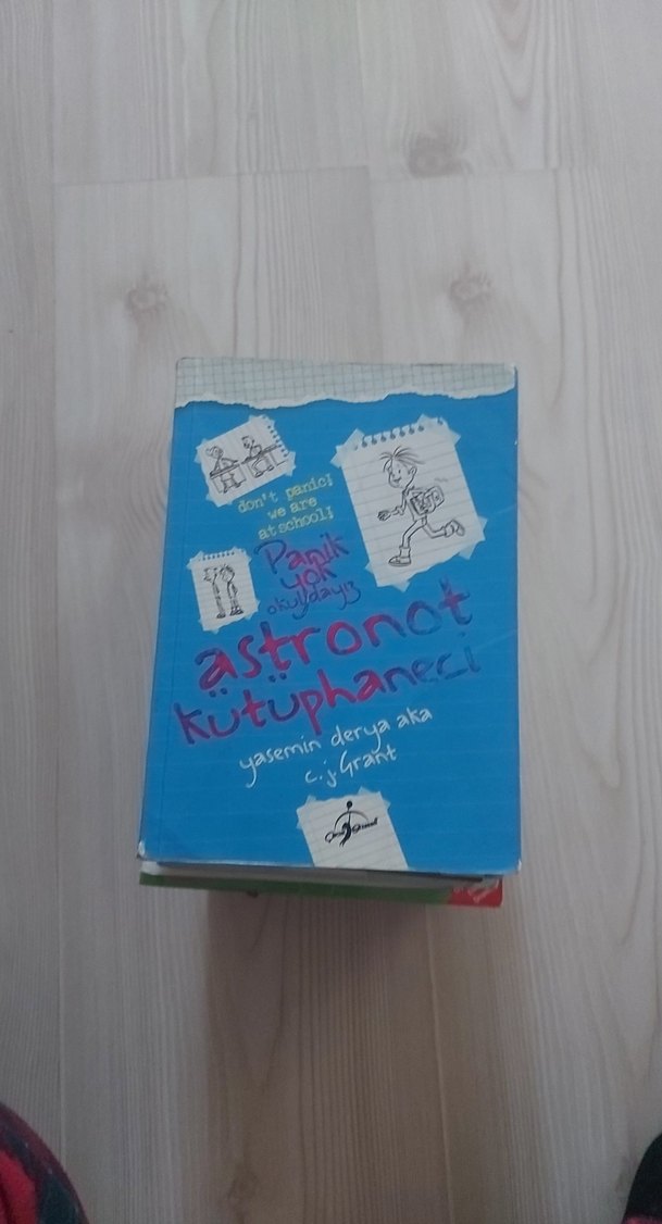 Astronot Kütüphaneci - Yasemin Derya Aka - Görsel 2