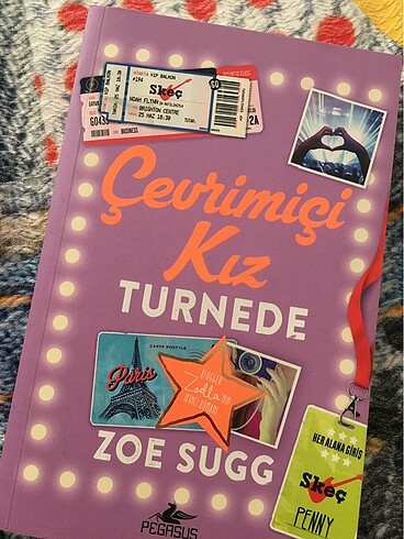 ÇEVRİMİÇİ KIZ TURNEDE KİTABI