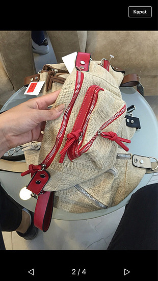 Kırmızı BERSHKA model çanta 