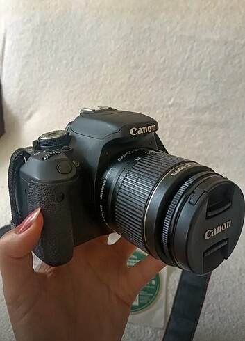 Canon EOS 600D Fotoğraf Makinesi & 75-300 Lens (Tertemiz)