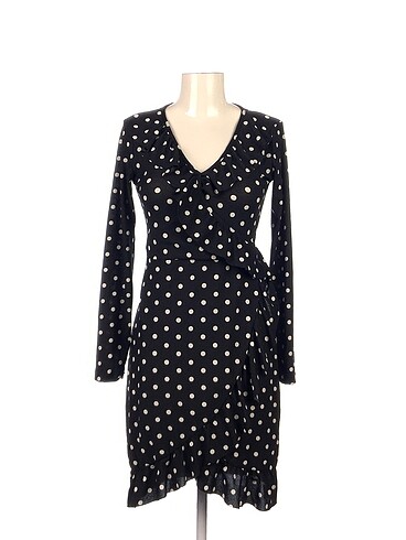 PreLoved Kısa Elbise %70 İndirimli.