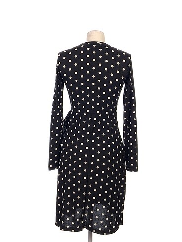 36 Beden PreLoved Kısa Elbise %70 İndirimli.
