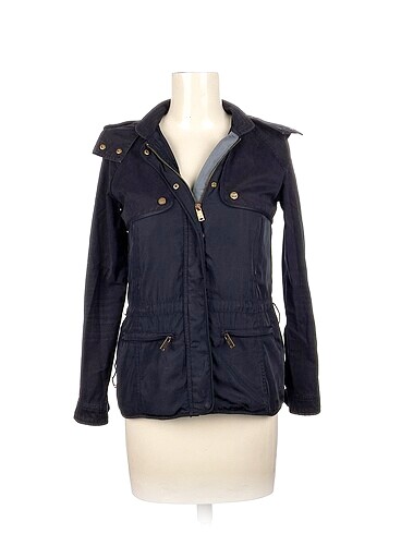 Zara Trenchcoat %70 İndirimli.