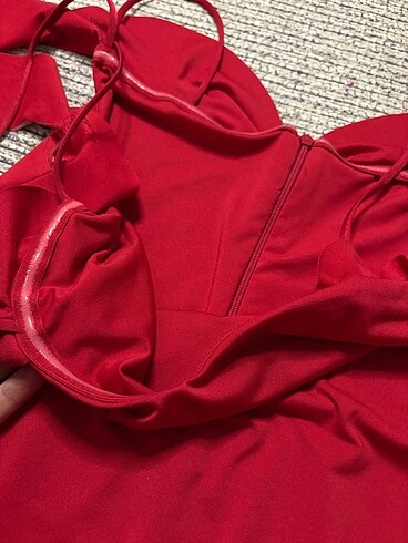 kırmızı esnek düşük kollu elbise - Görsel 3