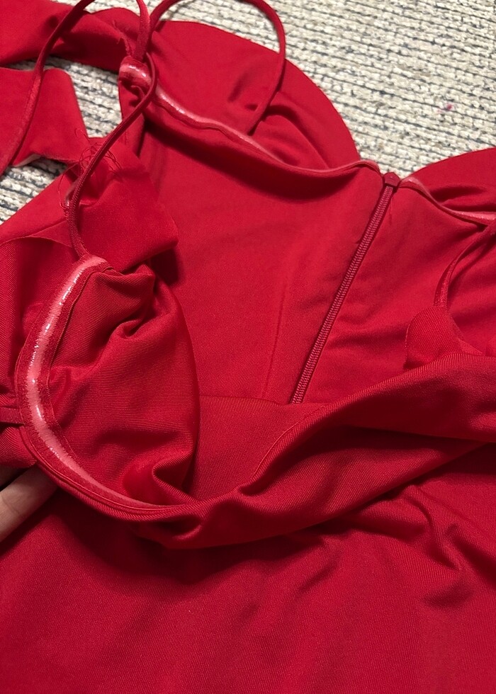 kırmızı esnek düşük kollu elbise - Görsel 3