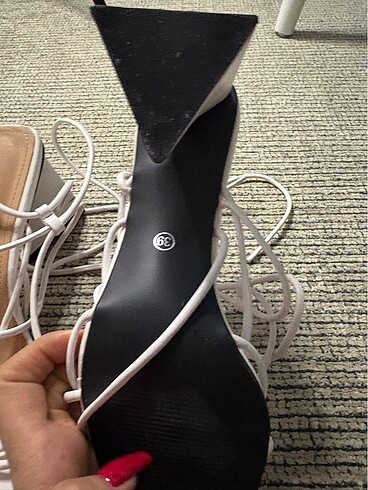 beyaz topuklu - Görsel 3