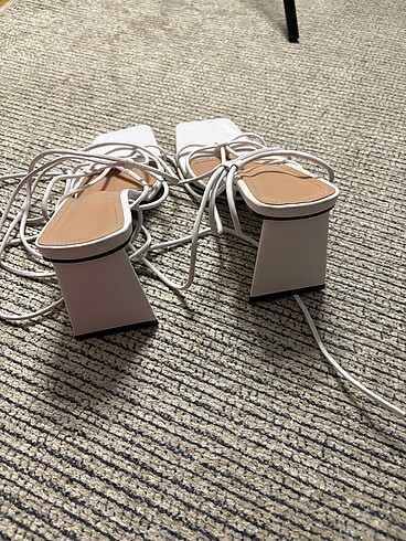 beyaz topuklu - Görsel 4