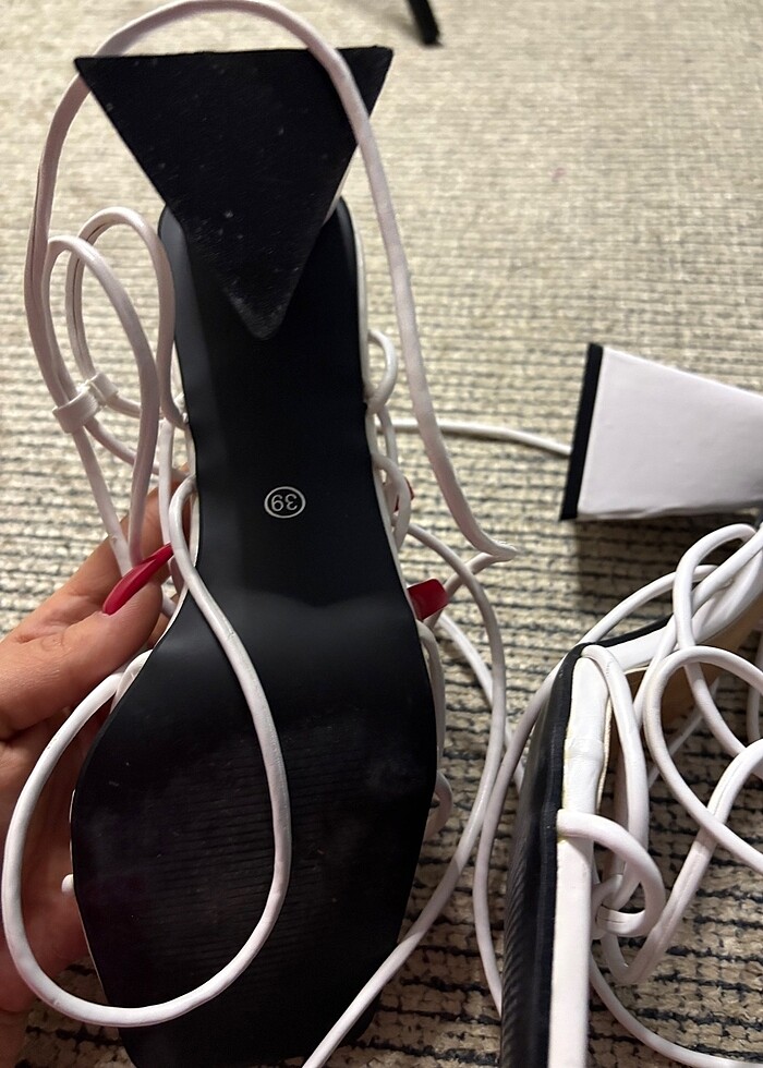 beyaz topuklu - Görsel 2