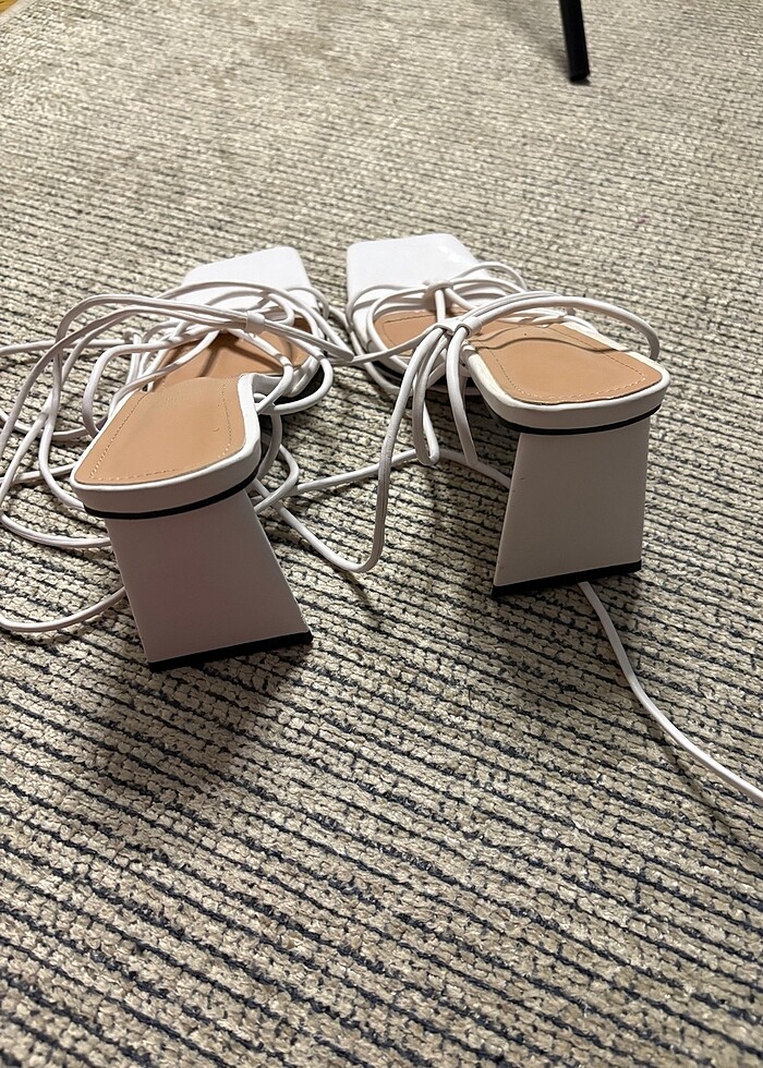 beyaz topuklu - Görsel 4