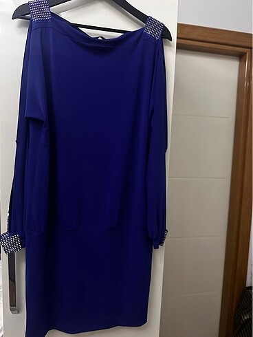 l Beden Mini abiye elbise Zara marka temsili