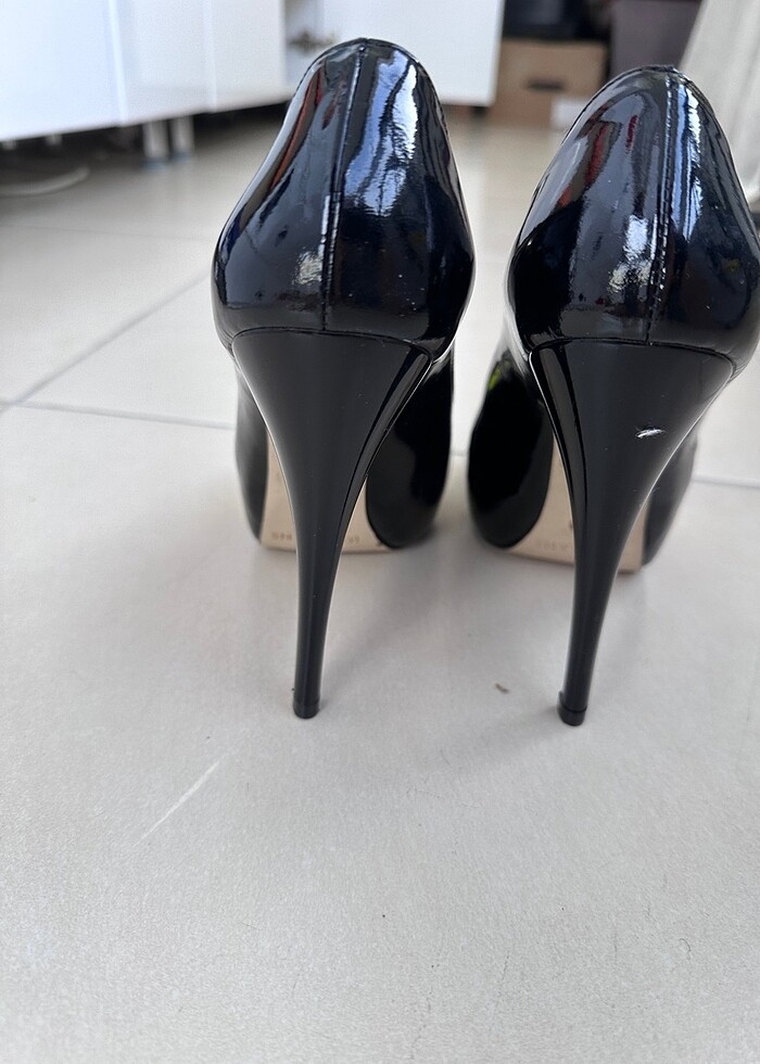 Çok şık topuklu ithal ayakkabı - Görsel 3