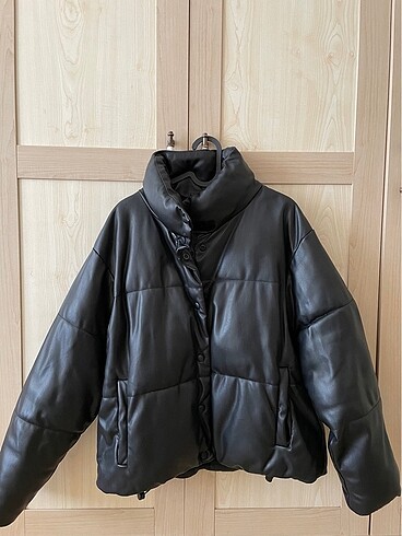 stradivarius suni deri mont