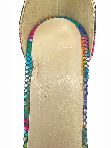 38 Beden çeşitli Renk PreLoved Sandalet %70 İndirimli.