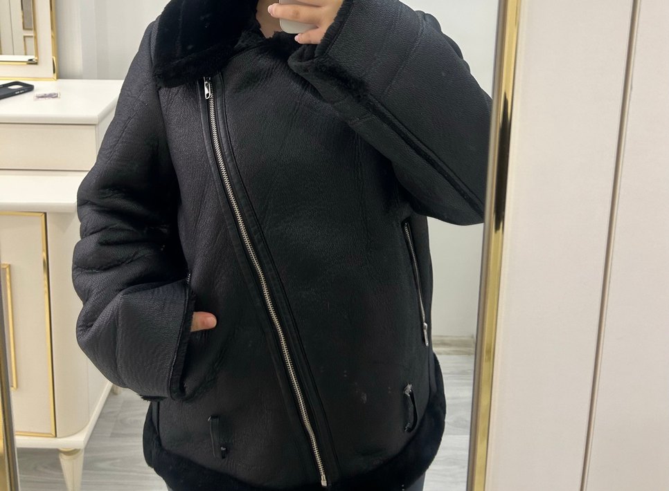 DeFacto Siyah Peluş Kapüşonlu Mont — görsel 3/8