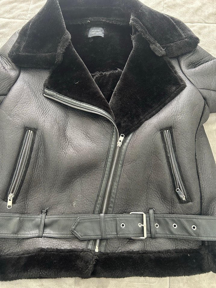 DeFacto Siyah Peluş Kapüşonlu Mont — görsel 5/8