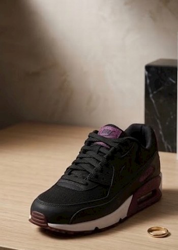 Nike Siyah Mor Detayli Retro Sneaker