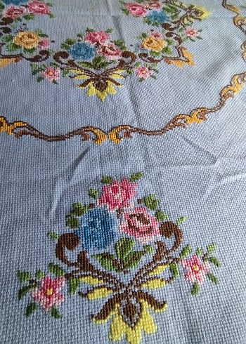 Beden Vintage Çiçek Desenli masa örtüsü