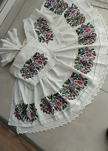 Beden çeşitli Renk patiska üzeri antika kaneviçe işlemesi..