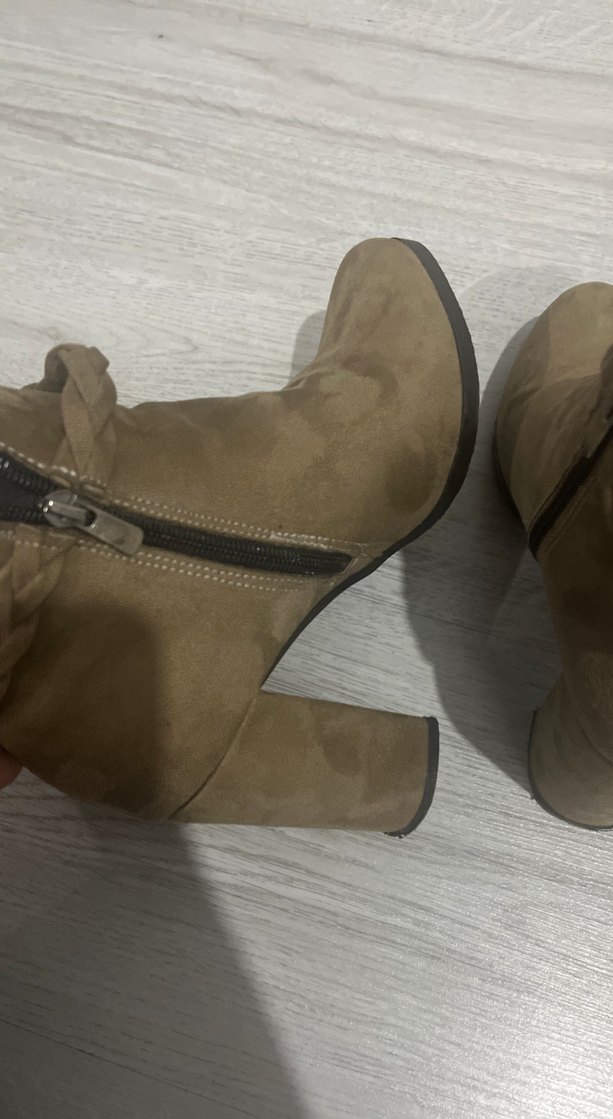 Bej Süet Kadın Topuklu Botlar - Görsel 4