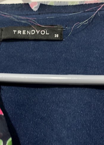 Renkli Çiçekli Midi Elbise, V Yaka, Uzun Kollu - Görsel 2