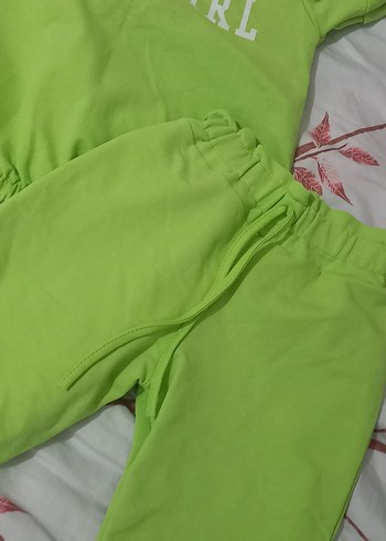 Yeşil Renkli Kız Çocuk Salaş Eşofman Takımı - Görsel 2