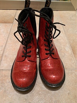 Orijinal Dr Martens bot