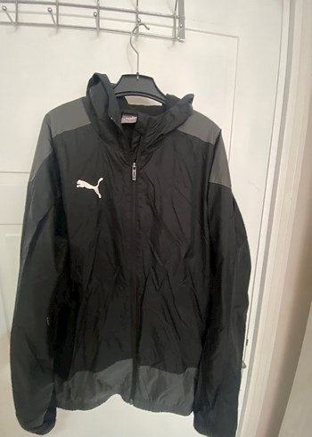 Puma Siyah Kapusonlu Yagmurluk