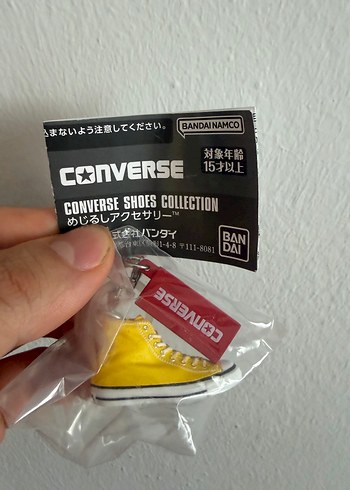 Converse Bandai Sari Converse Mini Figur