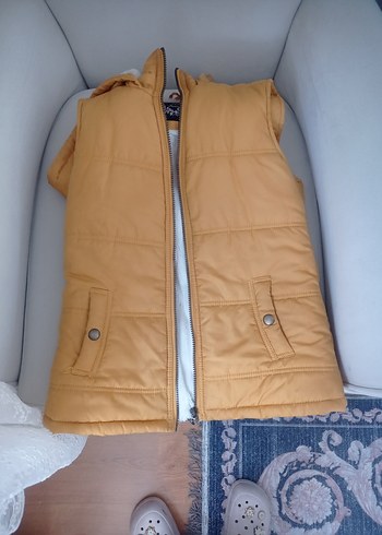 34 Beden sarı Renk Kürklü Kapüşonlu Yelek