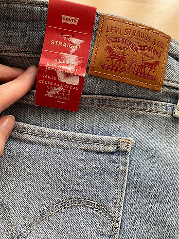 32 Beden Levis Kadın Etiketli Kot 714 / 724 Straight