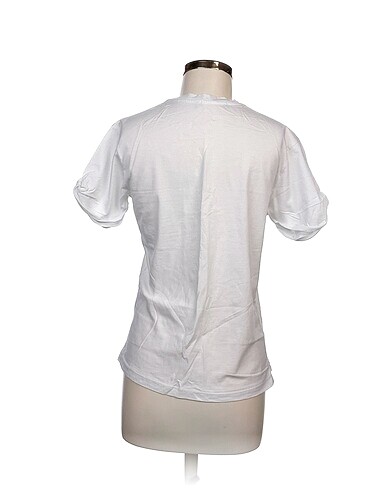 s Beden Pull and Bear T-shirt %70 İndirimli.