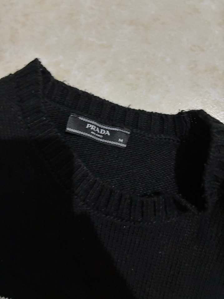 Prada Milano Siyah Bisiklet Yaka Kazak — görsel 2/2