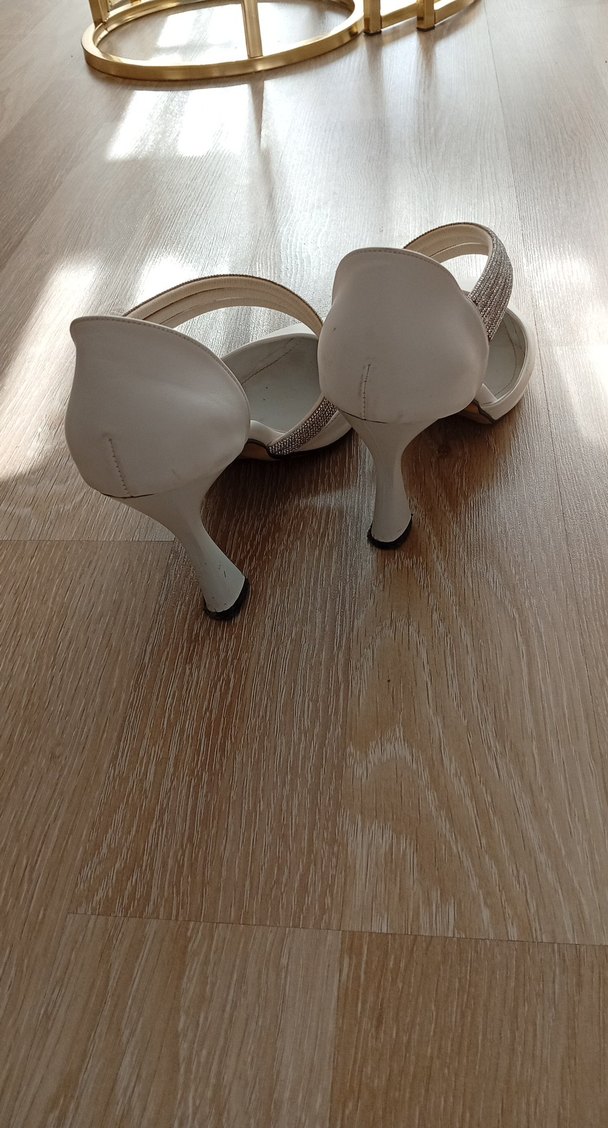 Beyaz Minimalist Stiletto Topuklu Kadın Ayakkabı - Görsel 3