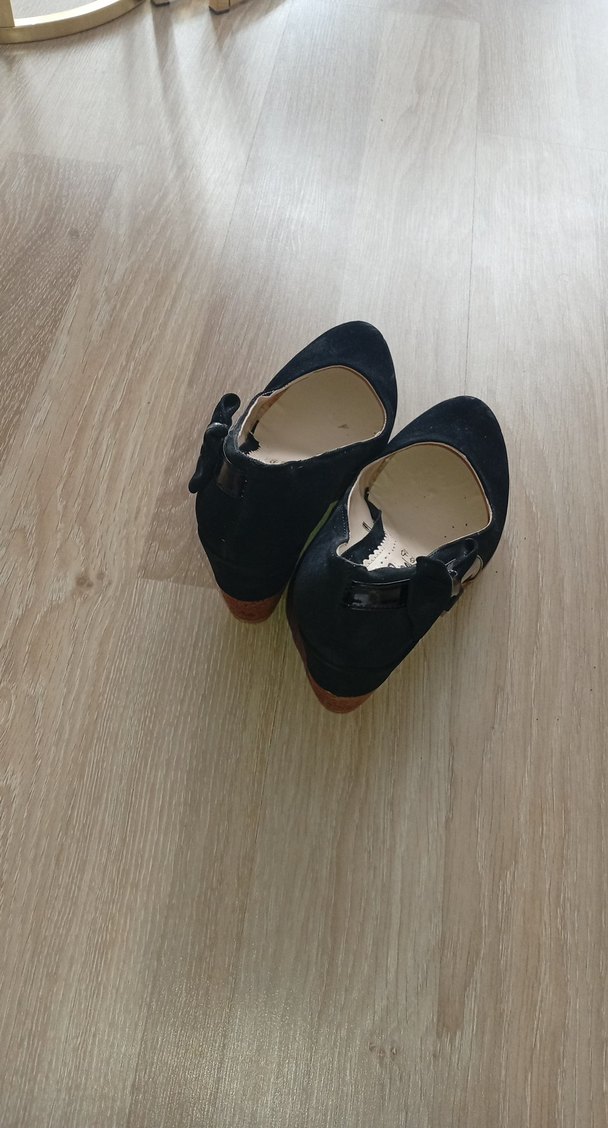 Tokalı Siyah Dolgu Topuklu Kadın Ayakkabı - Görsel 2