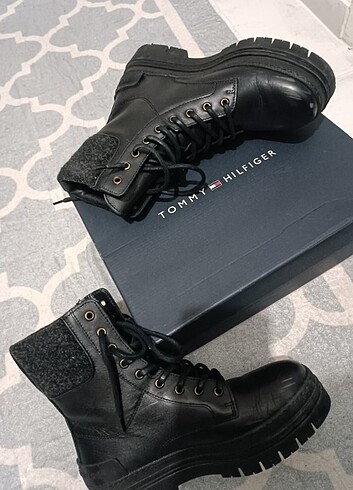 36 Beden Tommy Hilfiger kışlık bot