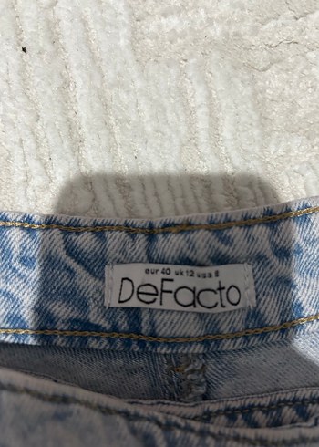 Gri Kemerli Kadın Mini Denim Şort - Görsel 3