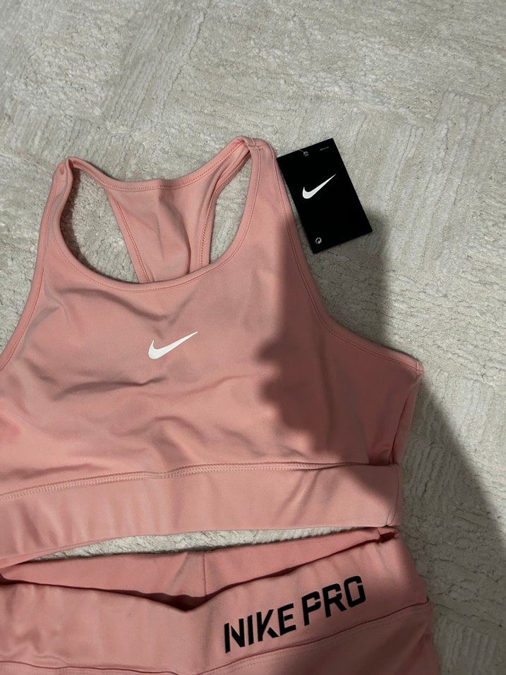 Nike Pro Pembe Mini Atlet ve Şort Takım - Görsel 3