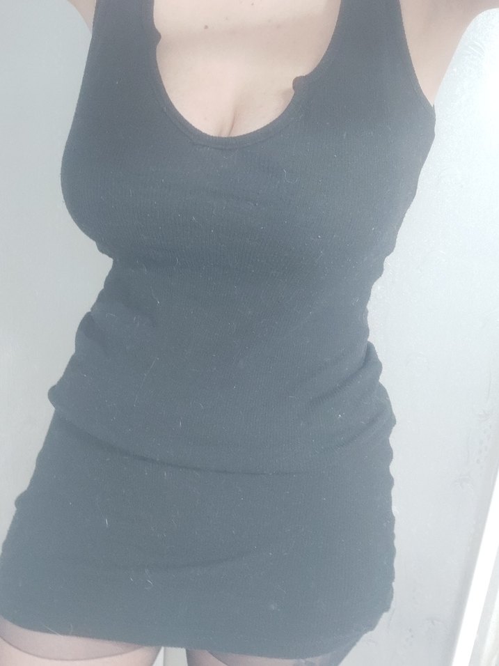 siyah askılı mini elbise - Görsel 2