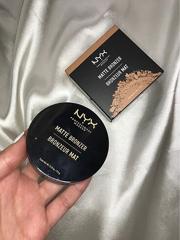 NYX nyx bronzer