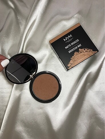 nyx bronzer