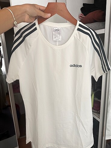 s Beden adidas orijinal tshırt