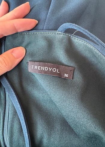 Trendyol & Milla Lacivert Straplez Fırfırlı Midi Elbise