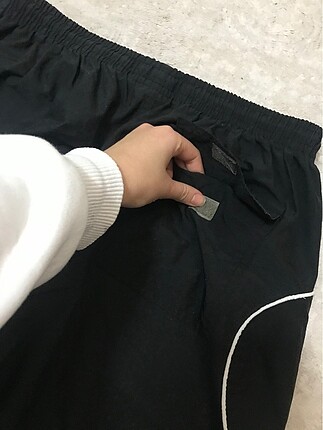 m Beden Orijinal erkek siyah eşofman altı?