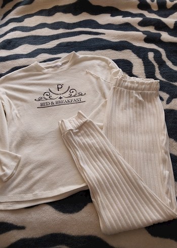 m Beden Beyaz Baskılı penti Pijama Takımı