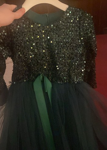 Koyu Yeşil İşlemeli Uzun Kollu Kız Elbisesi - Görsel 2