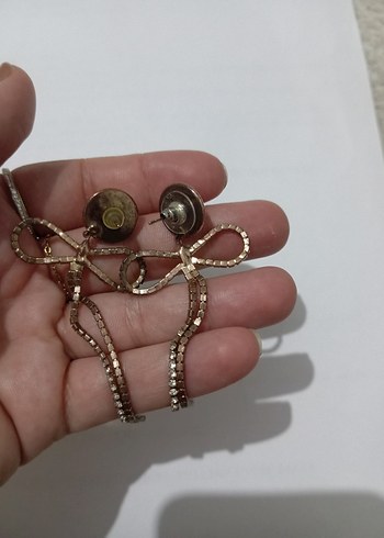 Beden beyaz Renk İnci ve Taş Detaylı Fiyonk Küpe