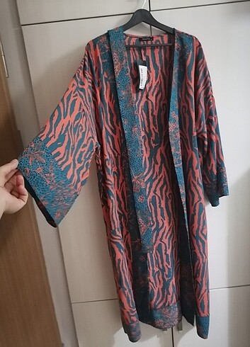 Kimano & Kaftan etiketli